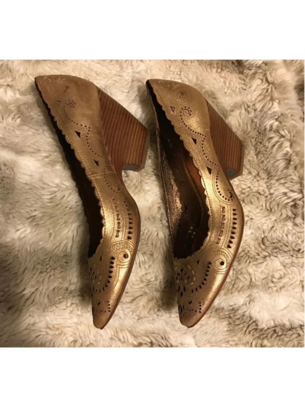 Luna Rosa Gold Metallic Laser Cut Pointed Toe Wedge Size 10 Boho Comfort